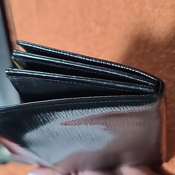 Louis Vuitton Vintage Black Epi Wallet - Picture 6 of 11